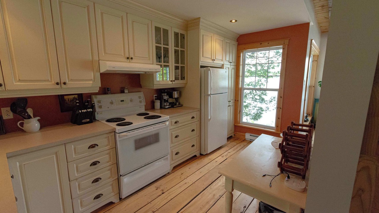 Photo of Kitchen in Dudswell