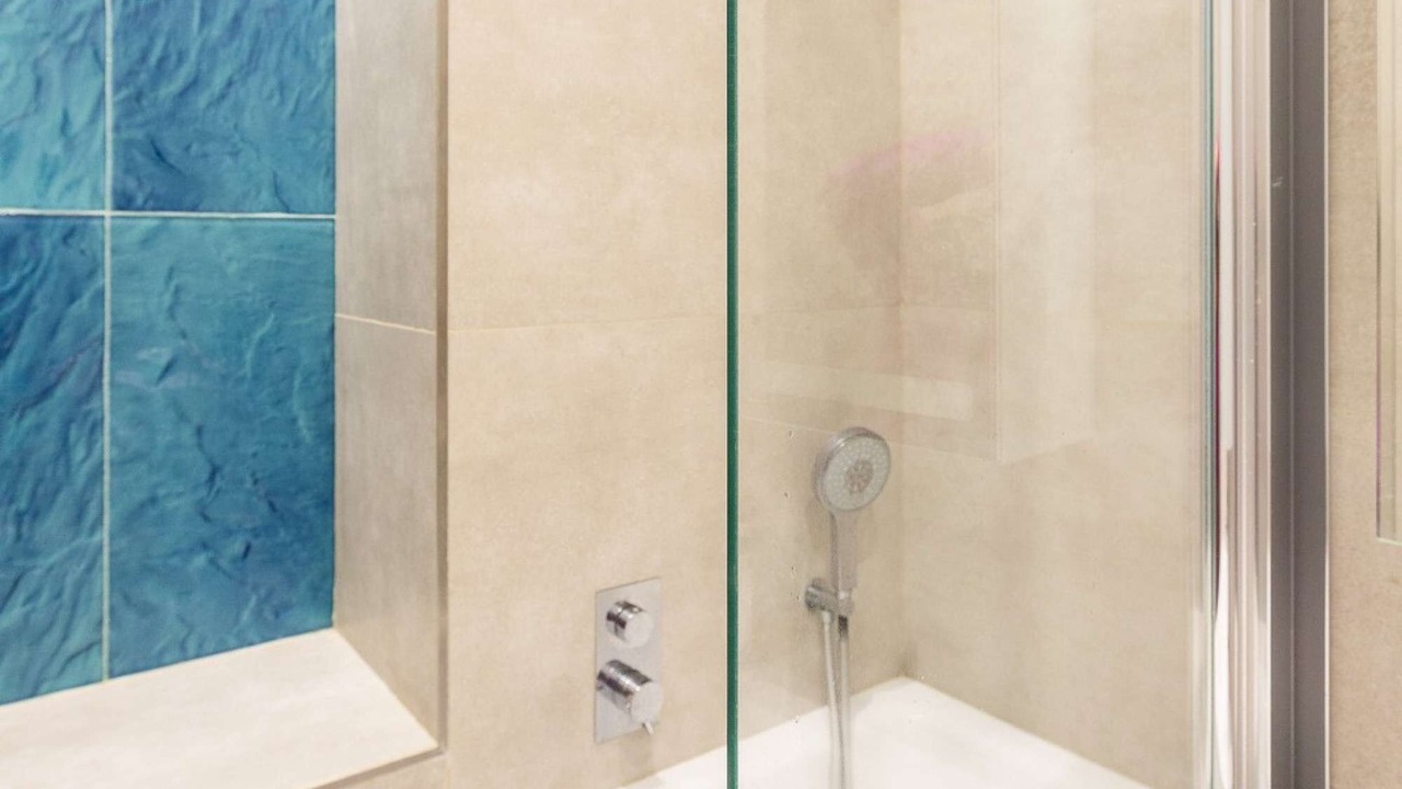 Photo of Bathroom in Quartier de l'Ecole-Militaire