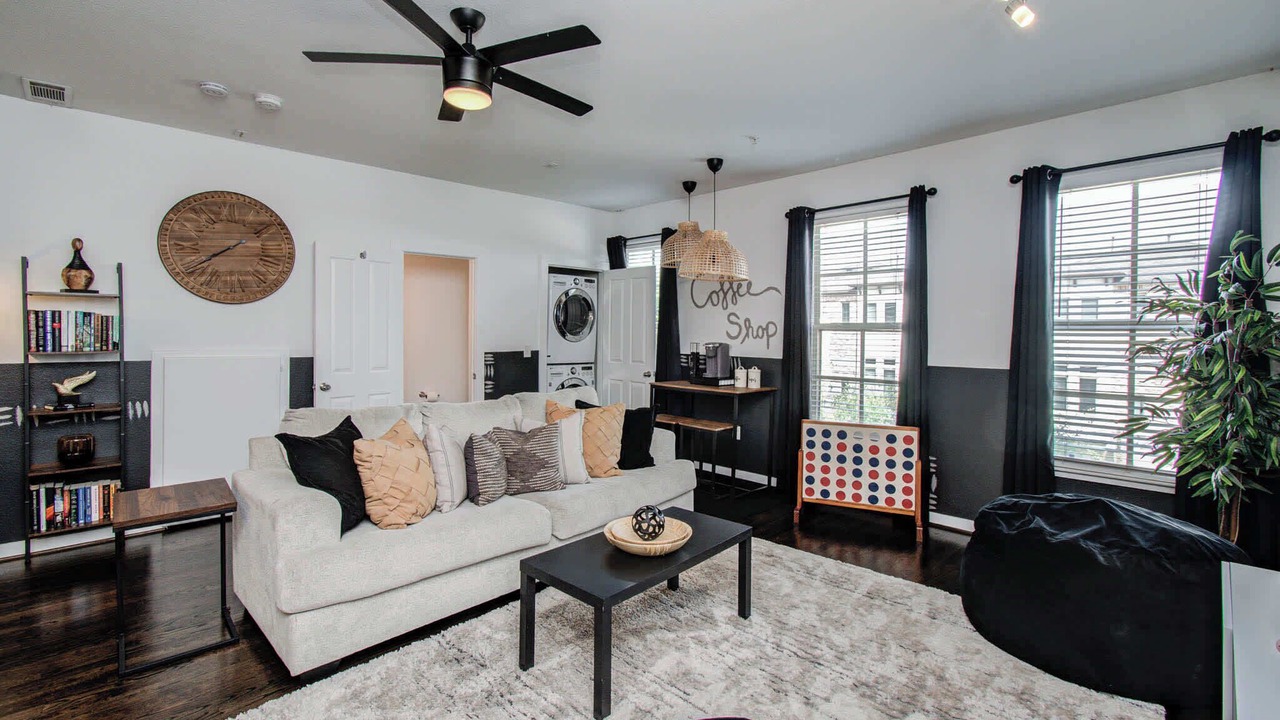 Photo of Livingroom in Central Business District