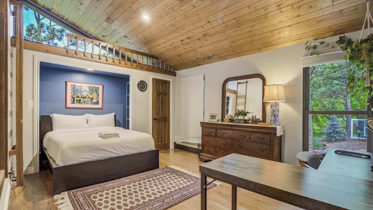Photo of Bedroom in Broadmoor