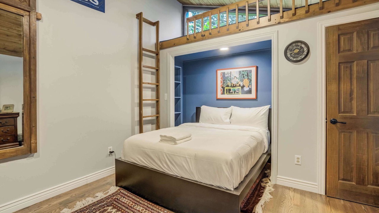 Photo of Bedroom in Broadmoor