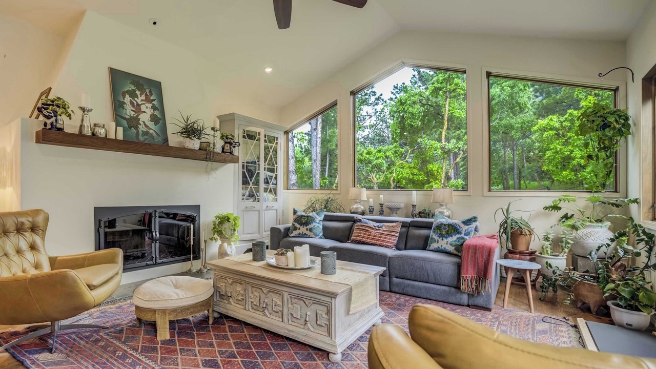 Photo of Livingroom in Broadmoor