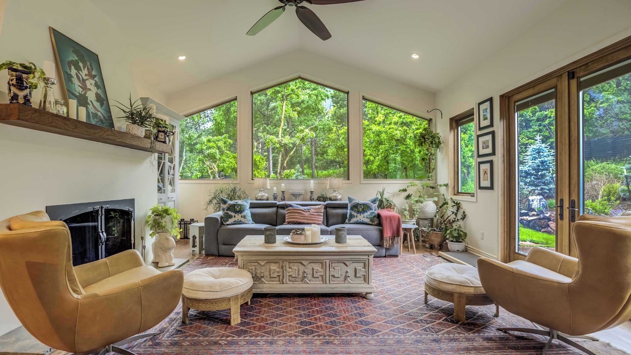 Photo of Livingroom in Broadmoor