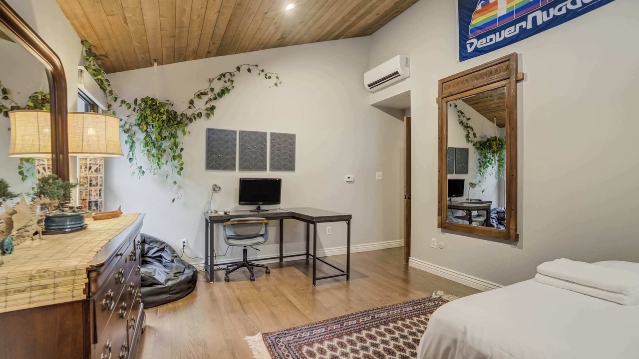 Photo of Bedroom in Broadmoor