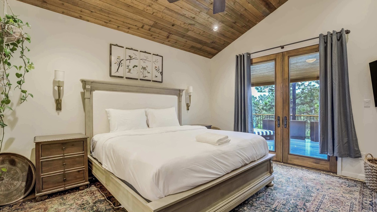 Photo of Bedroom in Broadmoor