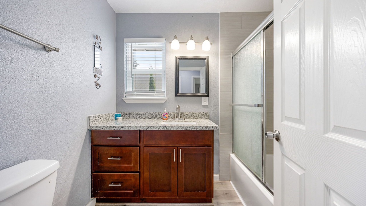 Photo of Bathroom in Woodlake - Briar Meadow