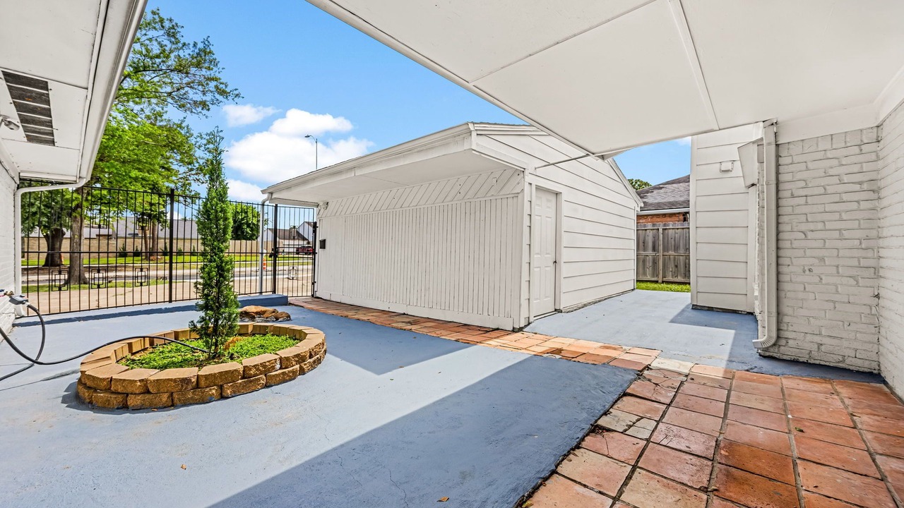 Photo of Patio Balcony in Woodlake - Briar Meadow