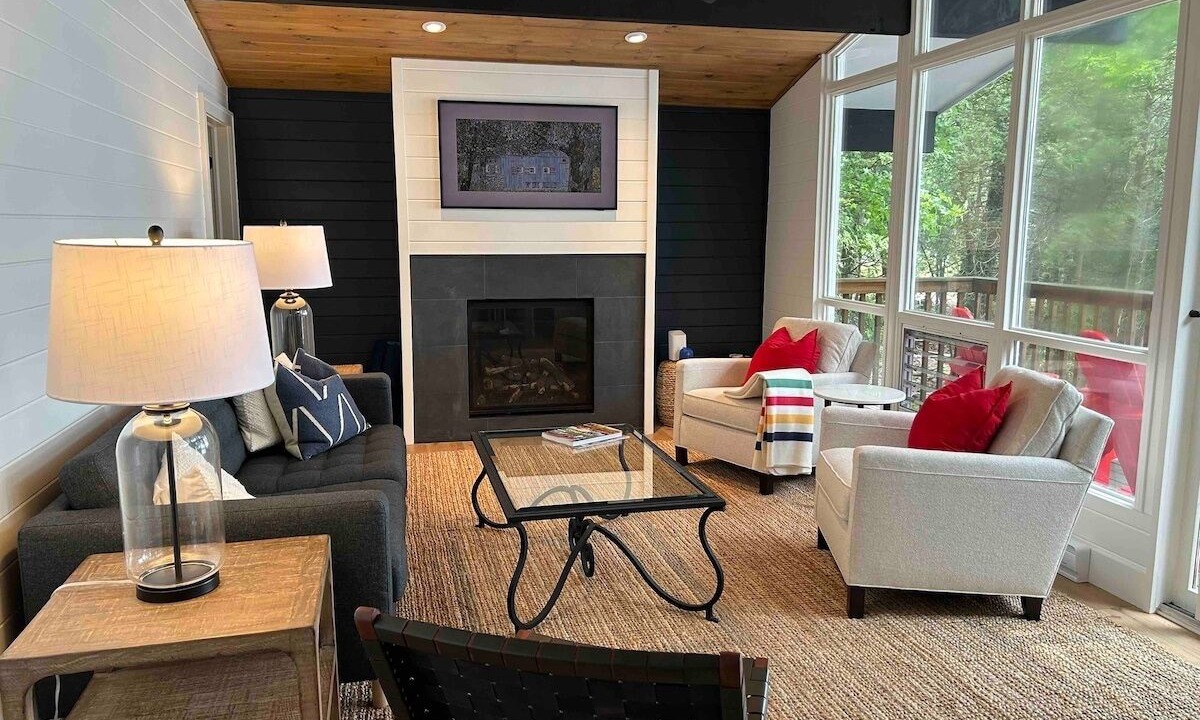 Photo of Livingroom in Muskoka Lakes