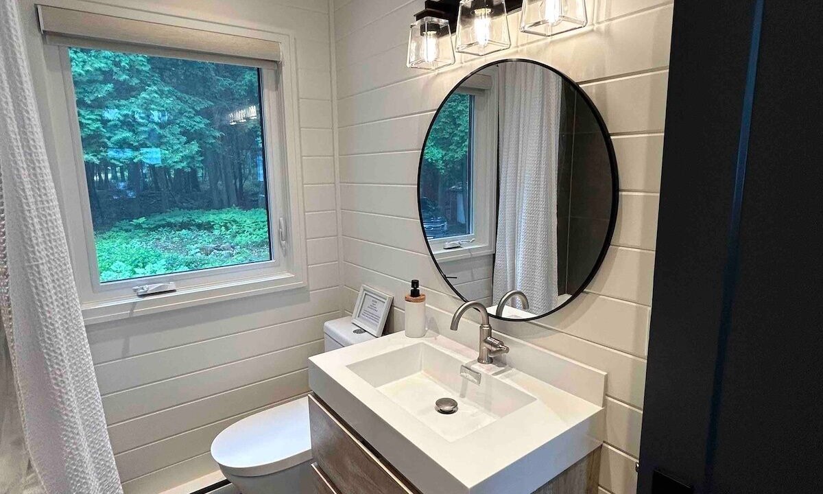 Photo of Bathroom in Muskoka Lakes