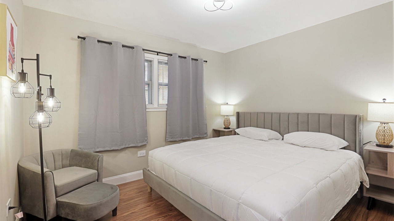 Photo of Bedroom in Skokie