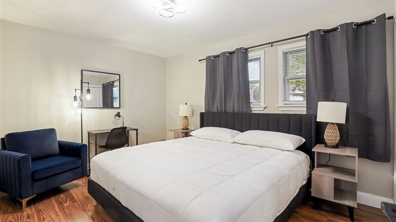 Photo of Bedroom in Skokie