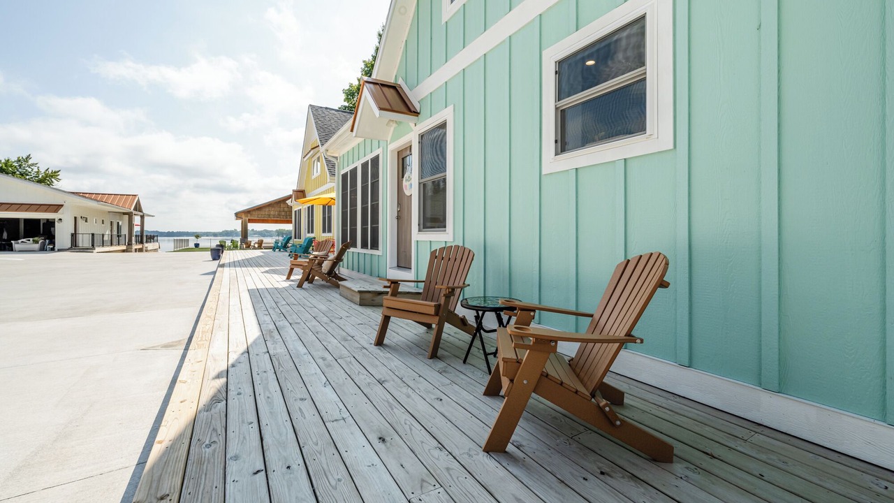 Photo of Patio Balcony in Paw Paw Lake
