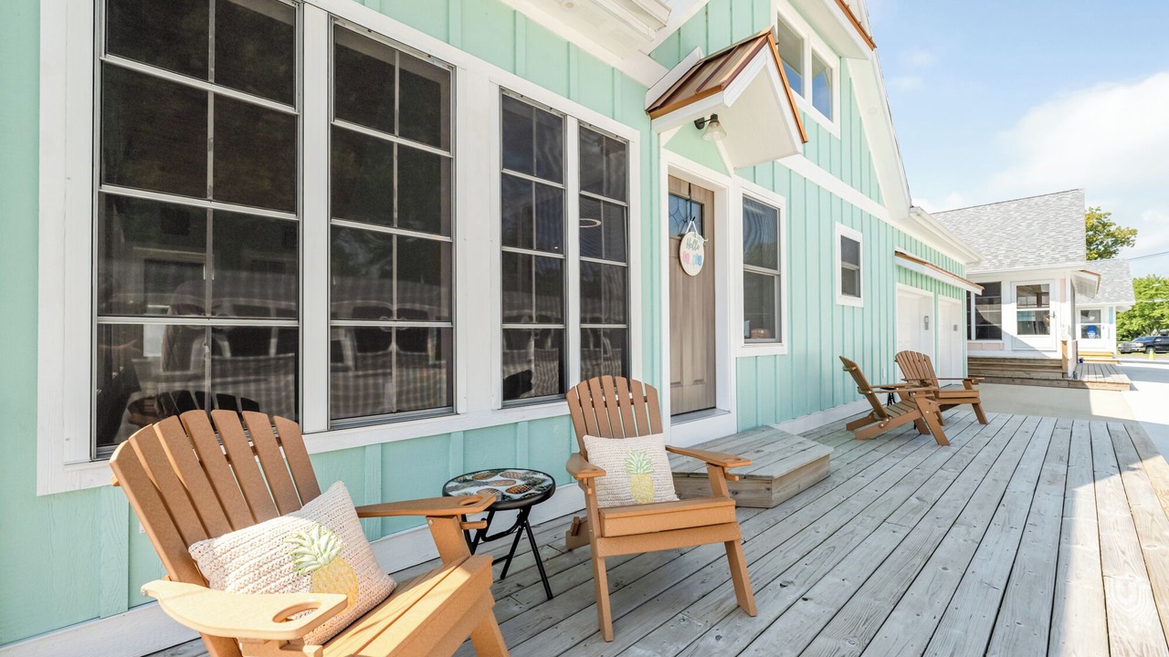 Photo of Patio Balcony in Paw Paw Lake