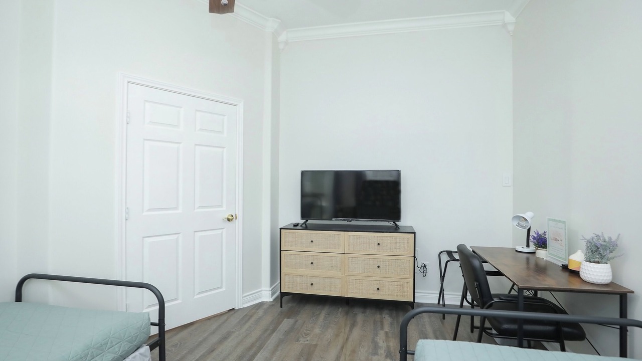 Photo of Bedroom in Humble