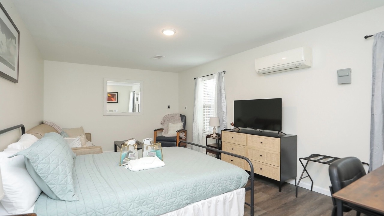 Photo of Bedroom in Humble