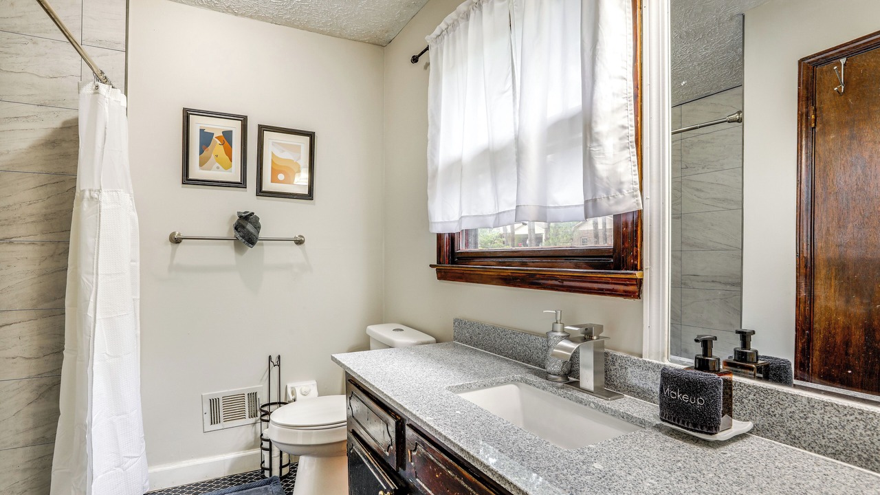 Photo of Bathroom in Stone Mountain