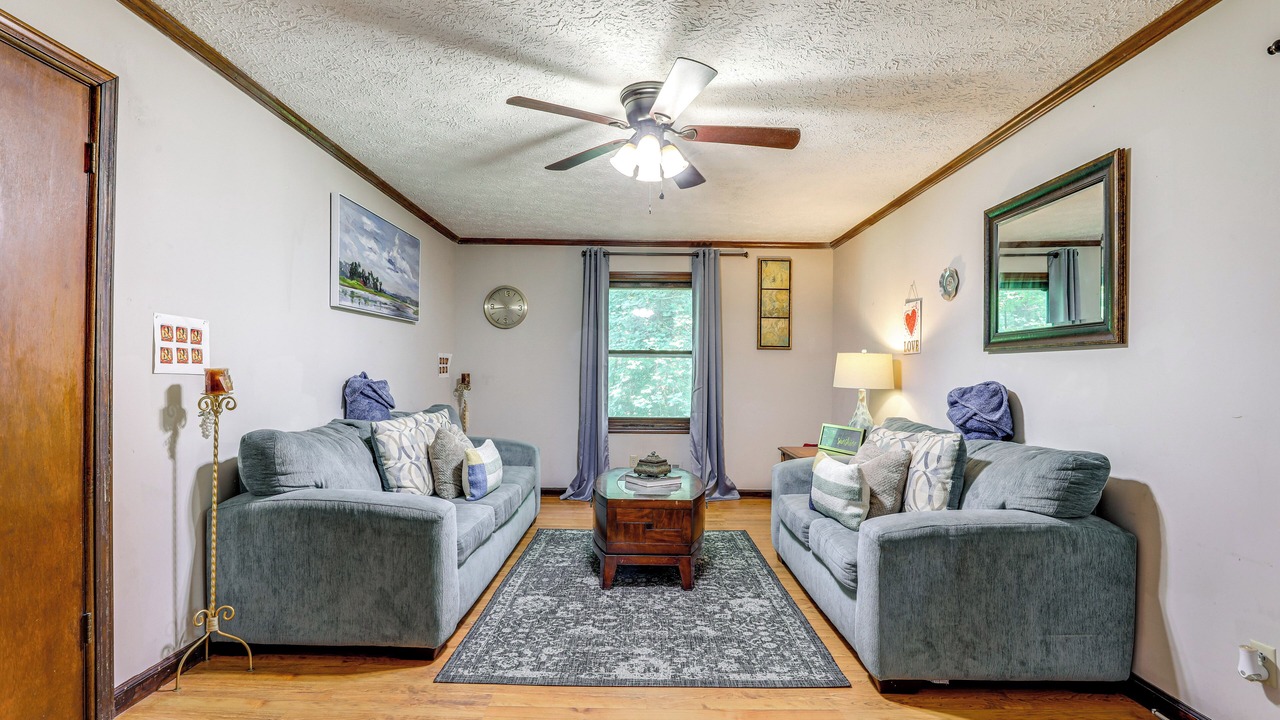Photo of Livingroom in Stone Mountain