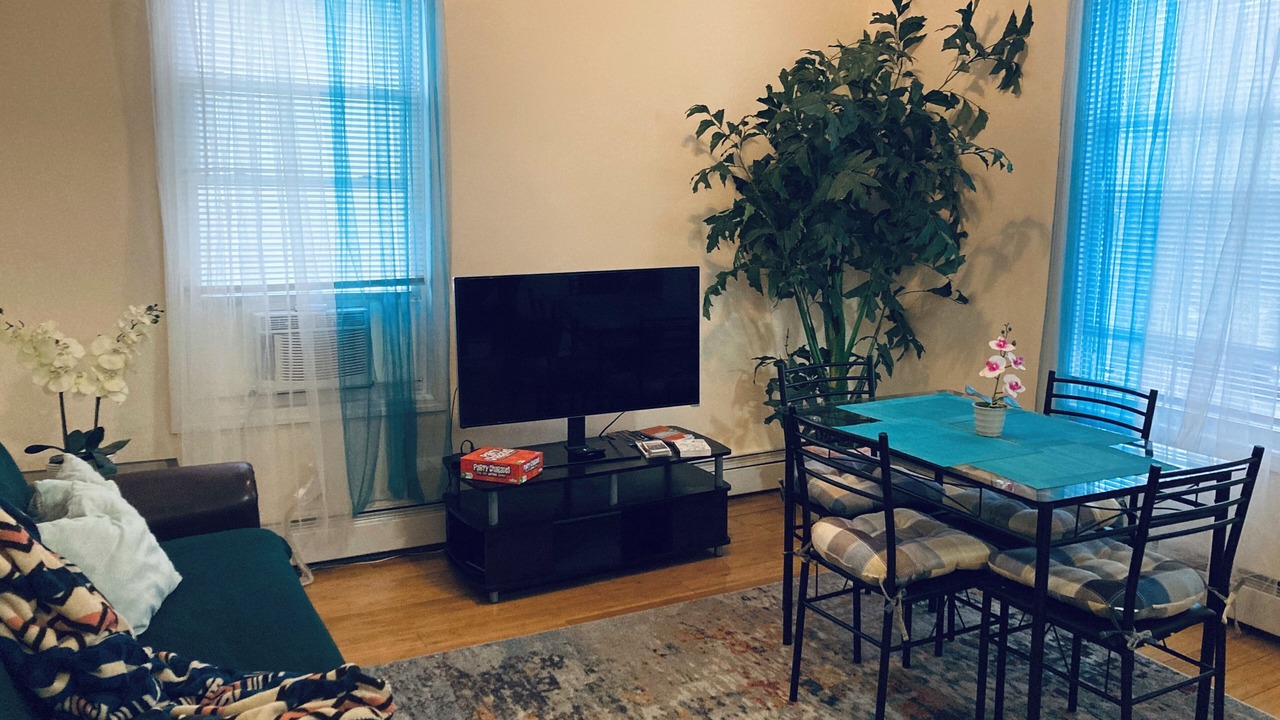 Photo of Livingroom in University Heights