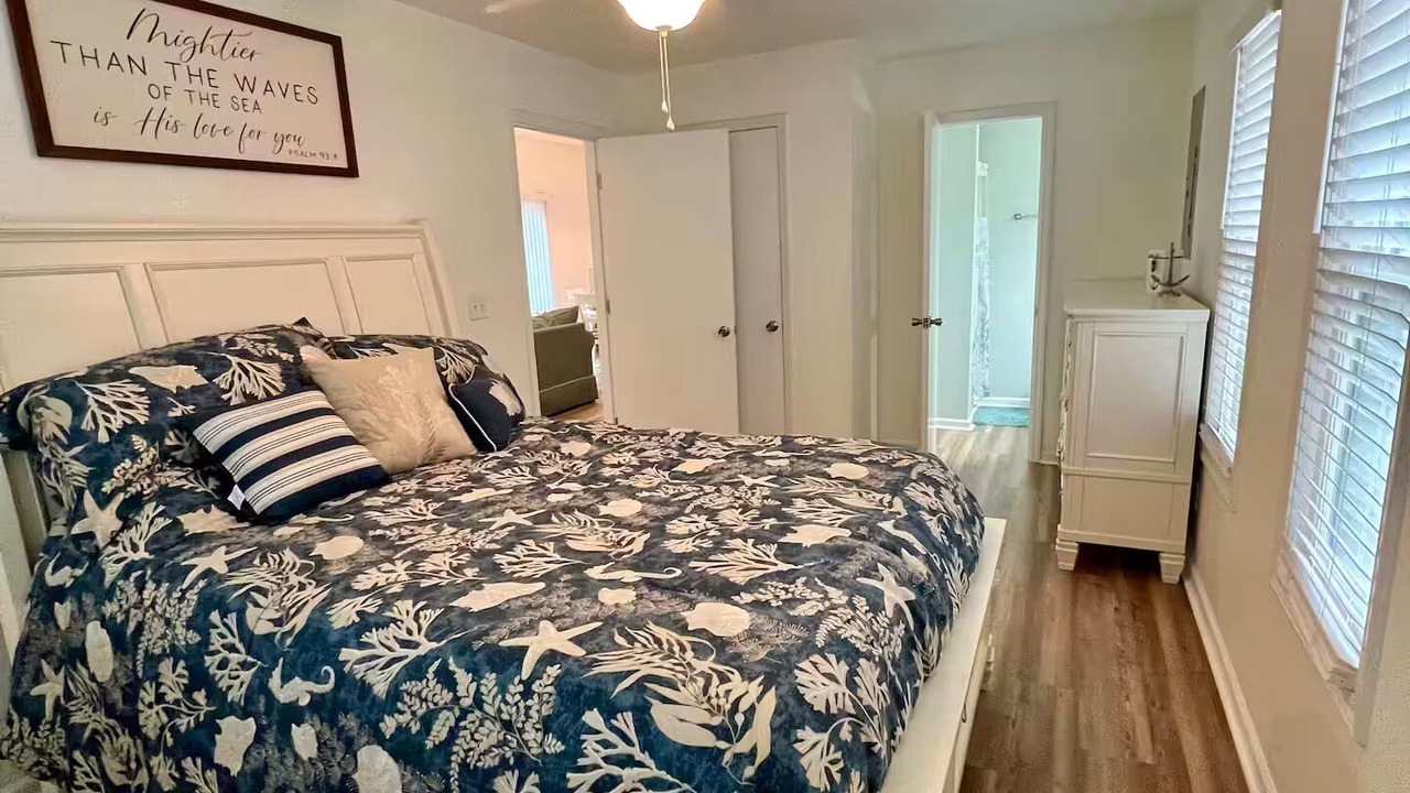 Photo of Bedroom in Sunset Beach