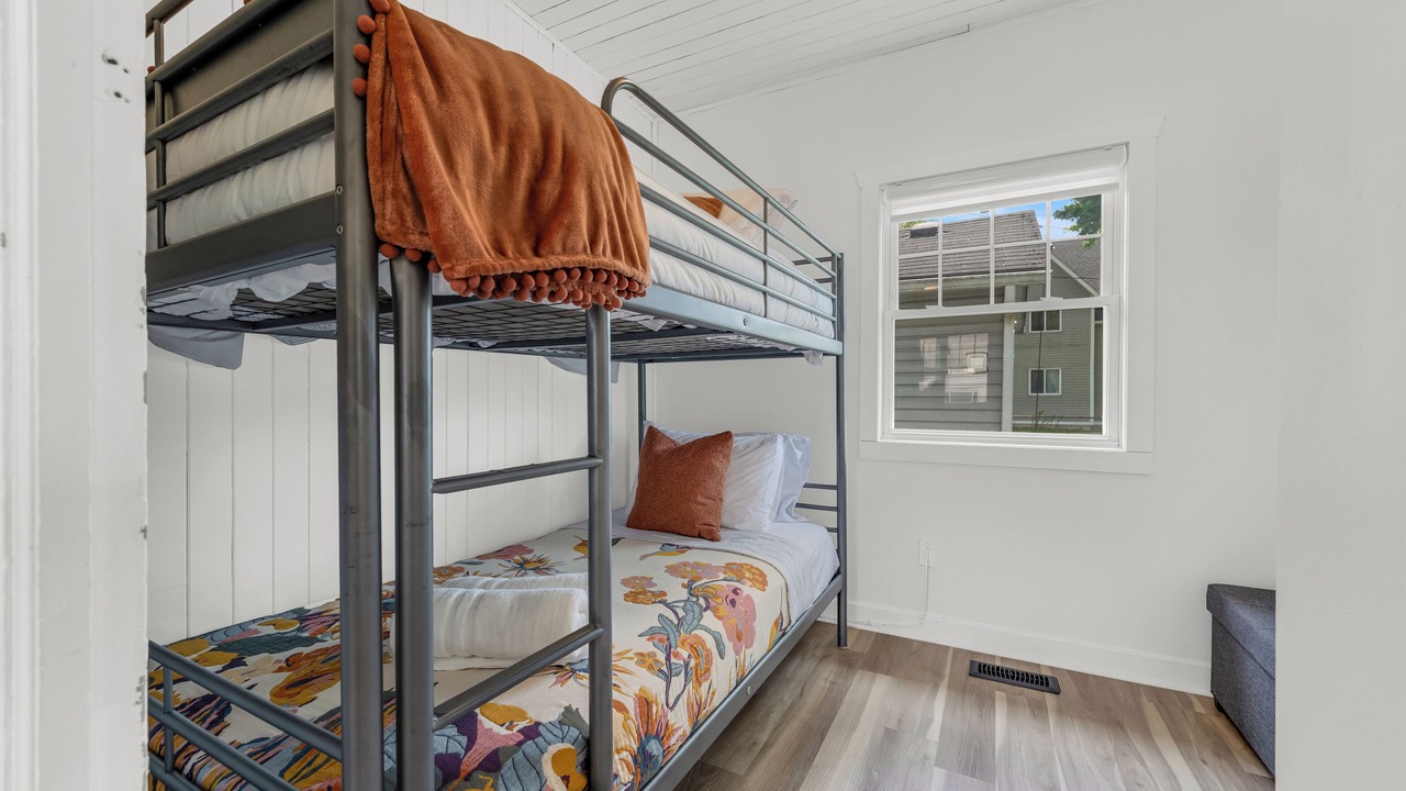 Photo of Bedroom in Crystal Beach