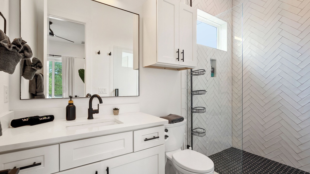 Photo of Bathroom in Rosewood