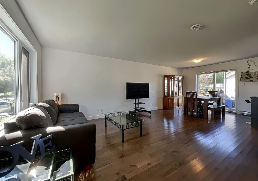 Photo of Livingroom in Saint-Hubert