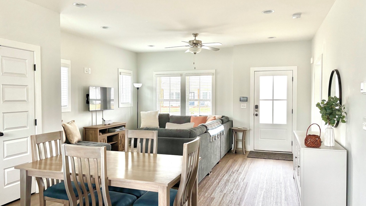 Photo of Livingroom in Auburn