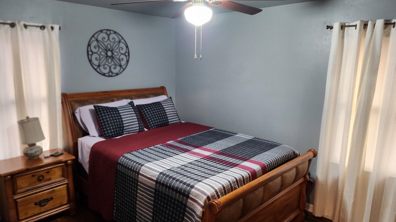 Photo of Bedroom in Cushing