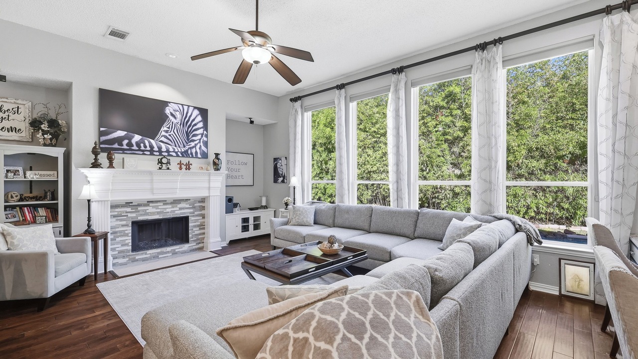 Photo of Livingroom in Flower Mound