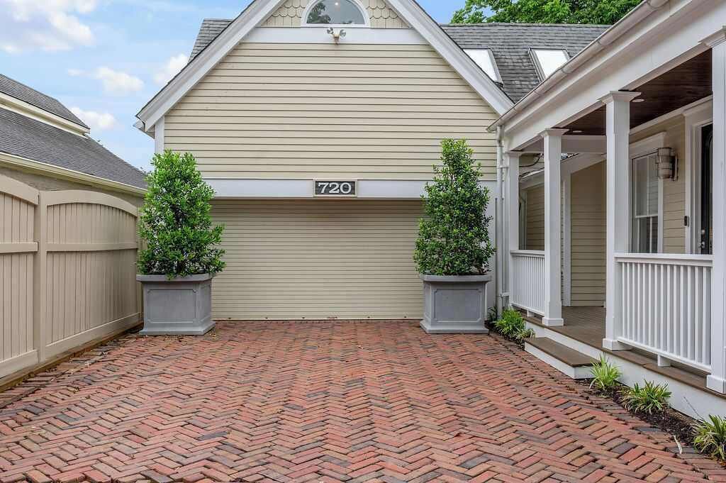 Photo of Outdoor in West Suburb