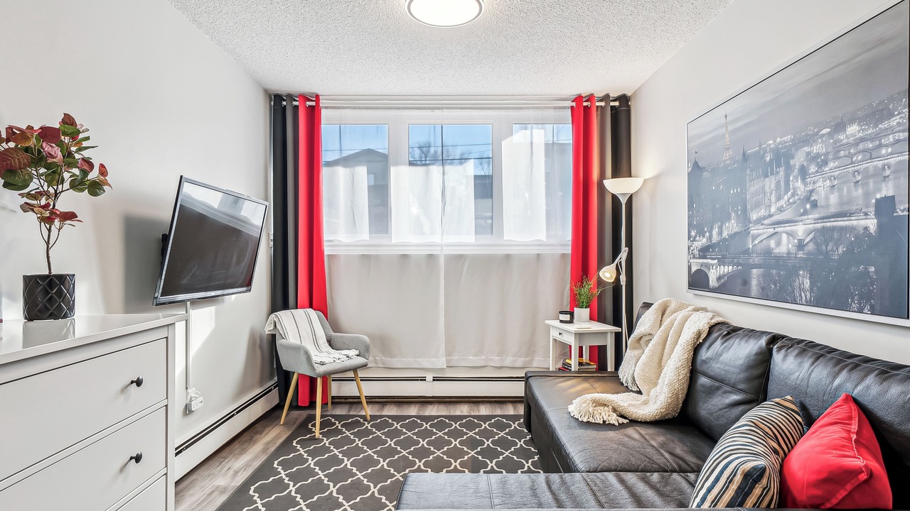 Photo of Livingroom in Tuxedo Park