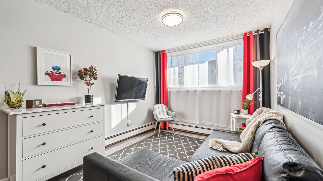 Photo of Livingroom in Tuxedo Park