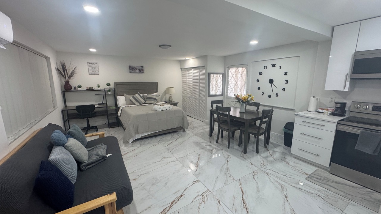 Photo of Bedroom in Pembroke Pines