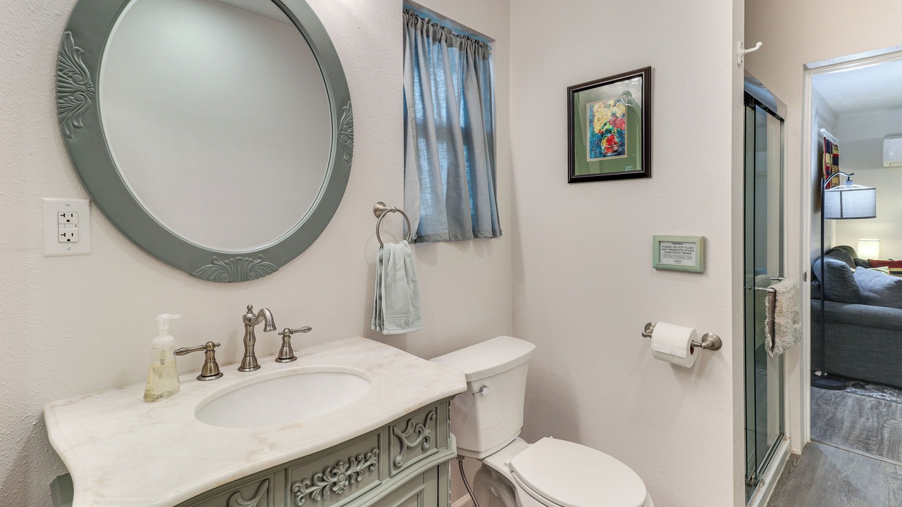 Photo of Bathroom in Portales
