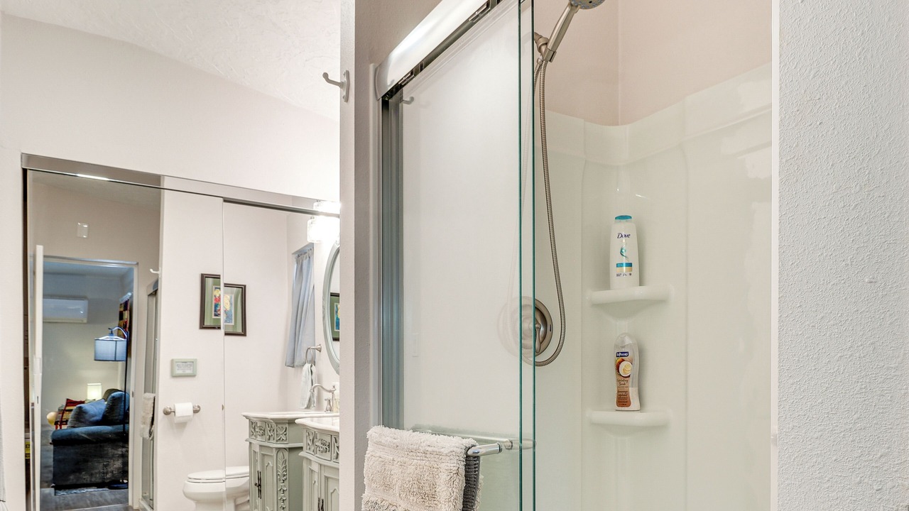 Photo of Bathroom in Portales