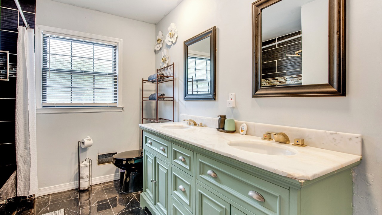 Photo of Bathroom in Church Street