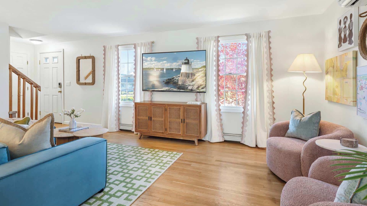 Photo of Livingroom in Newport East