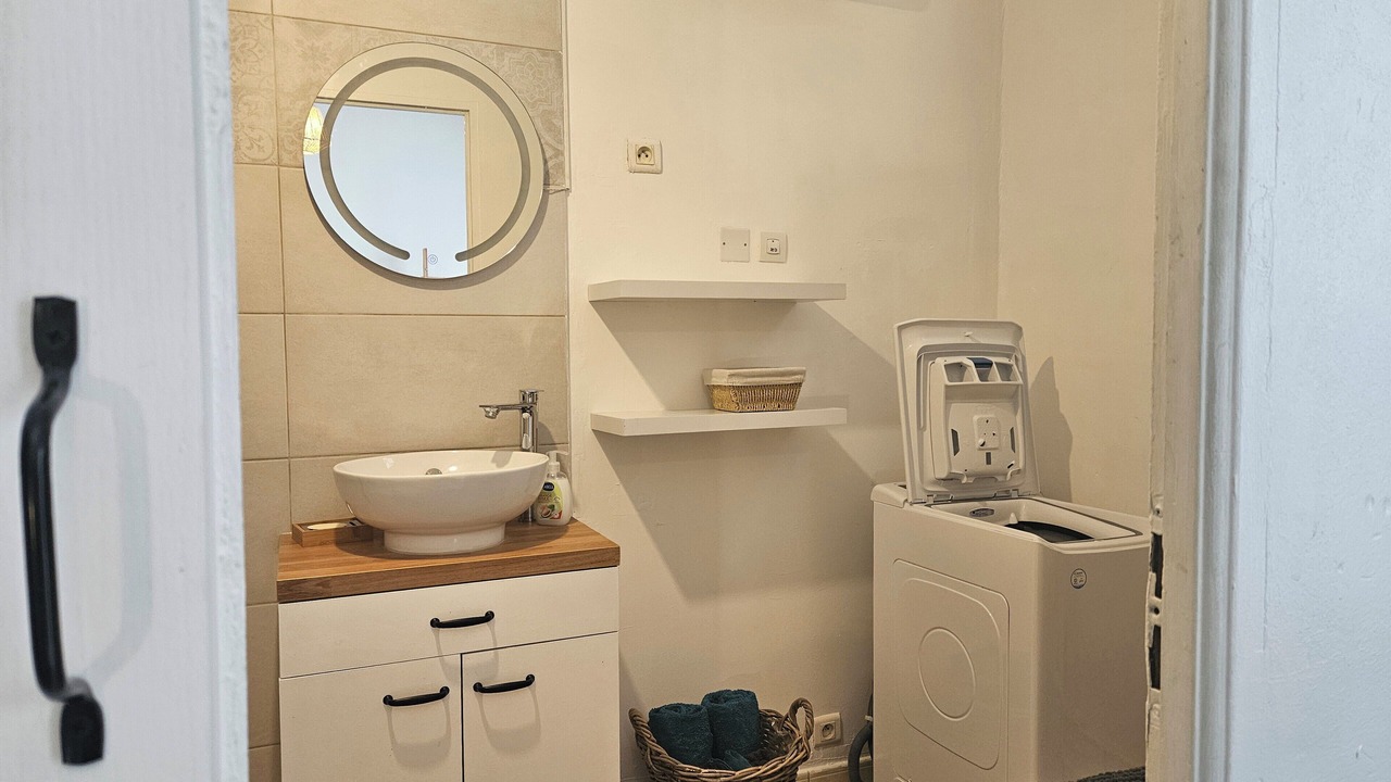 Photo of Bathroom in Anatole France