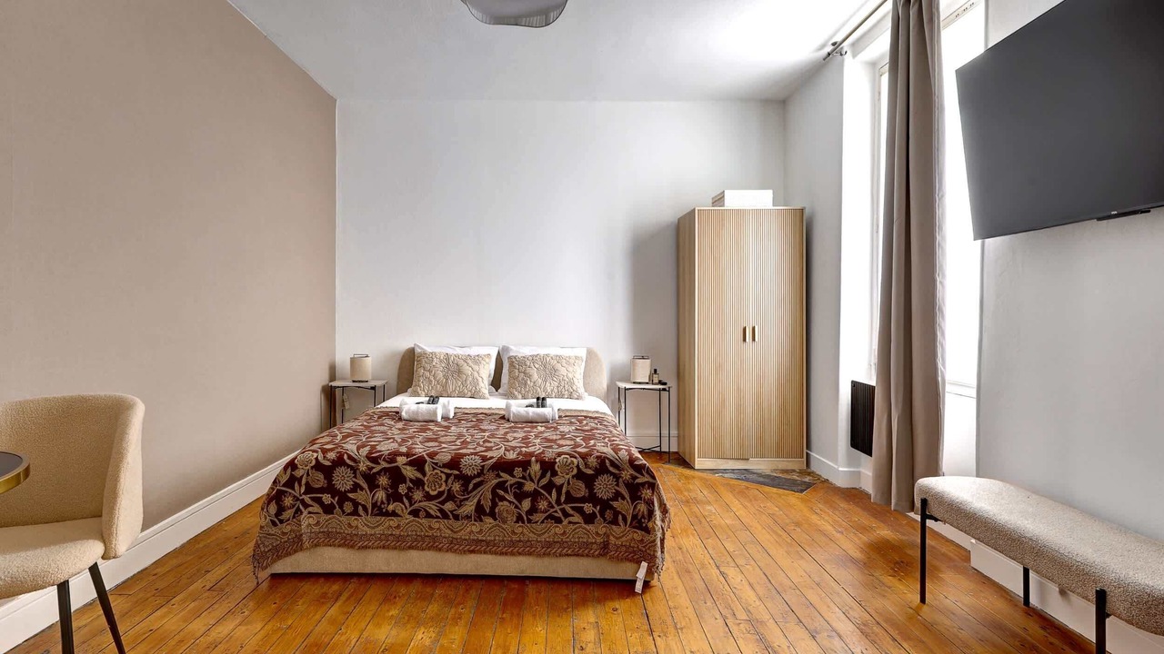 Photo of Bedroom in Levallois-Perret