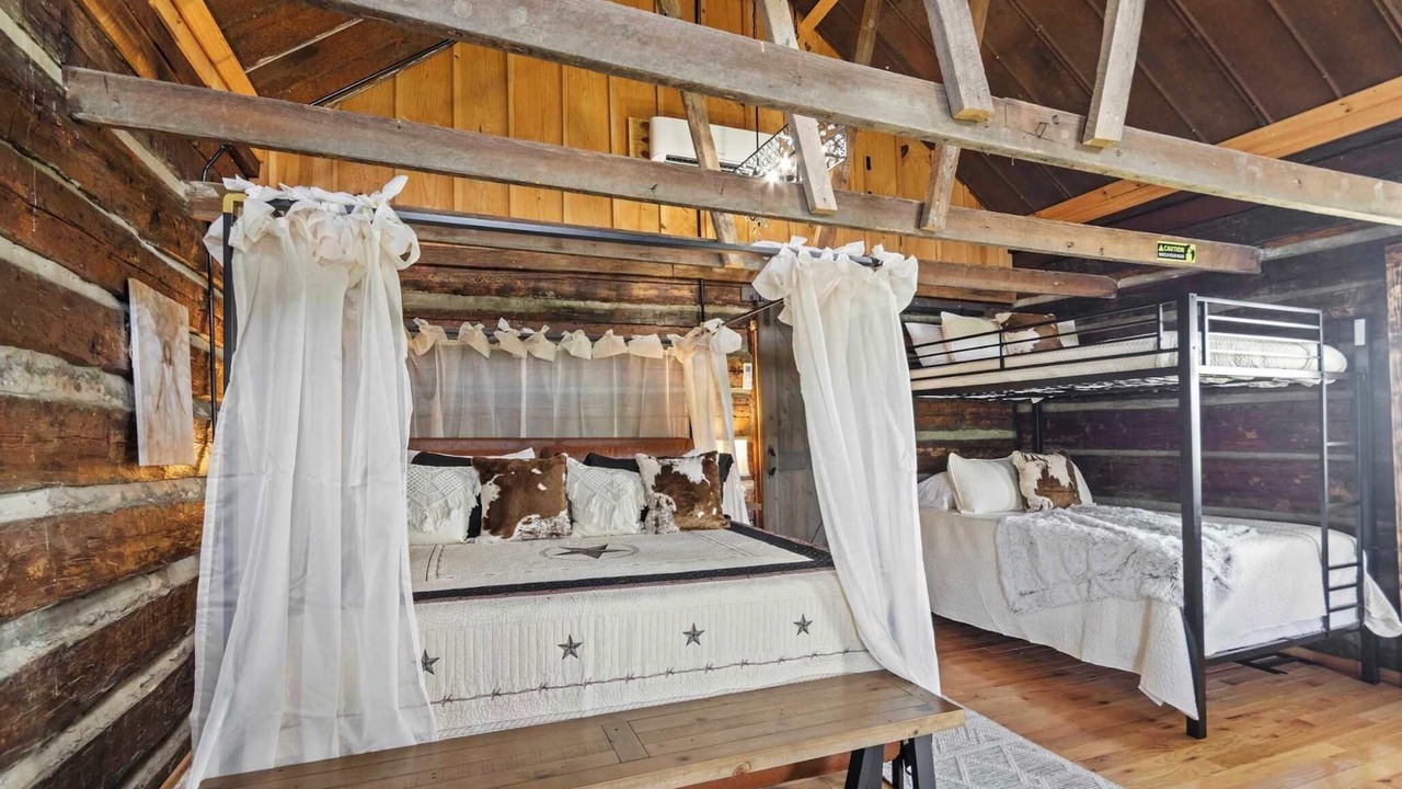 Photo of Bedroom in Valley Head