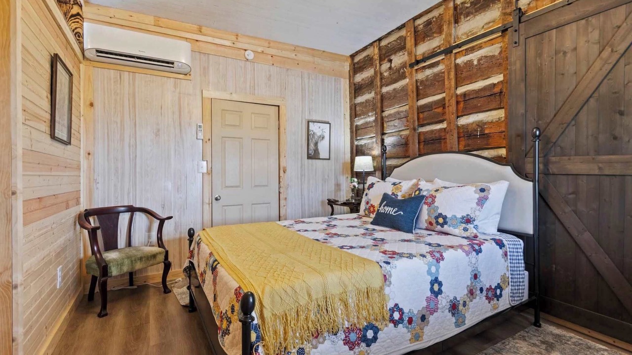 Photo of Bedroom in Valley Head