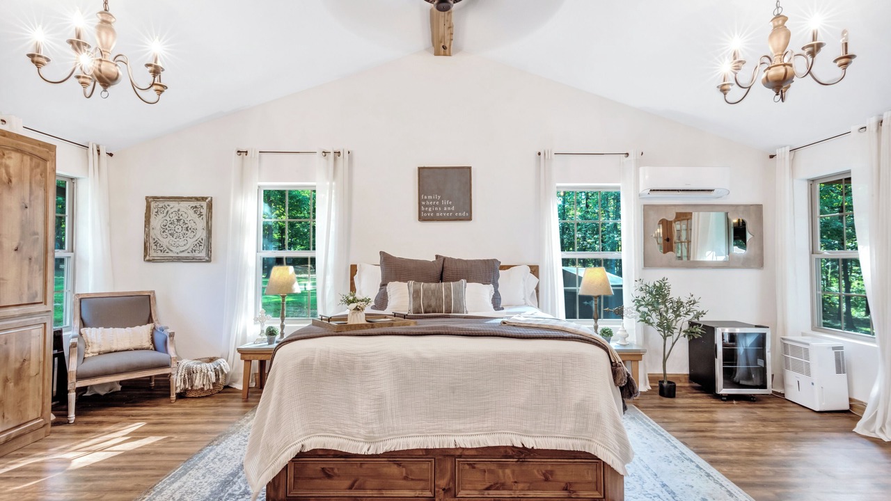 Photo of Bedroom in Smithville