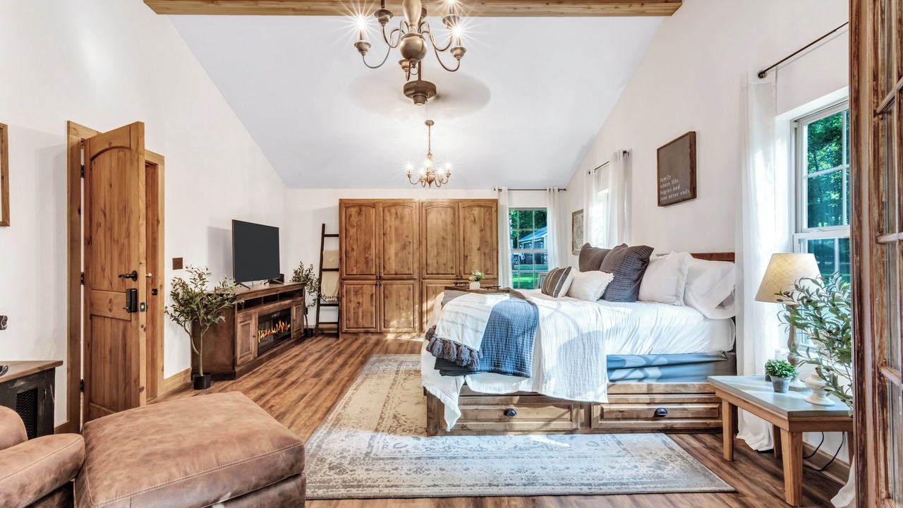 Photo of Bedroom in Smithville