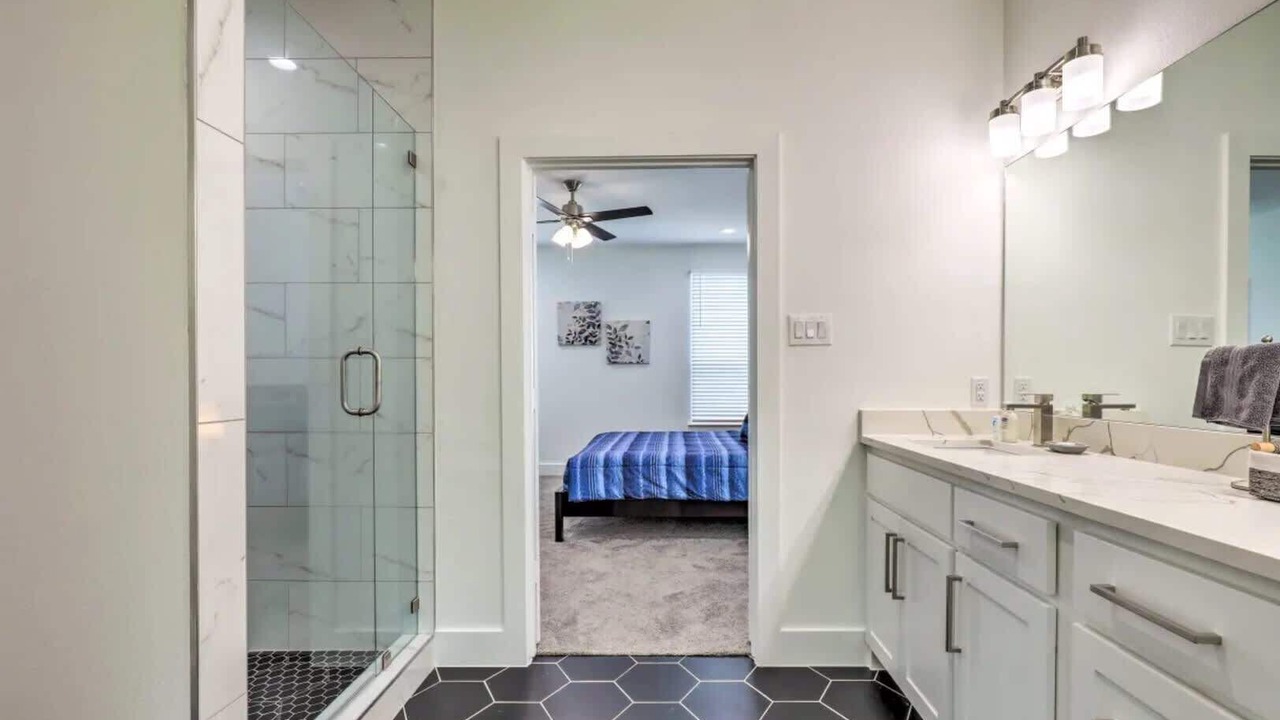 Photo of Bathroom in West Dallas
