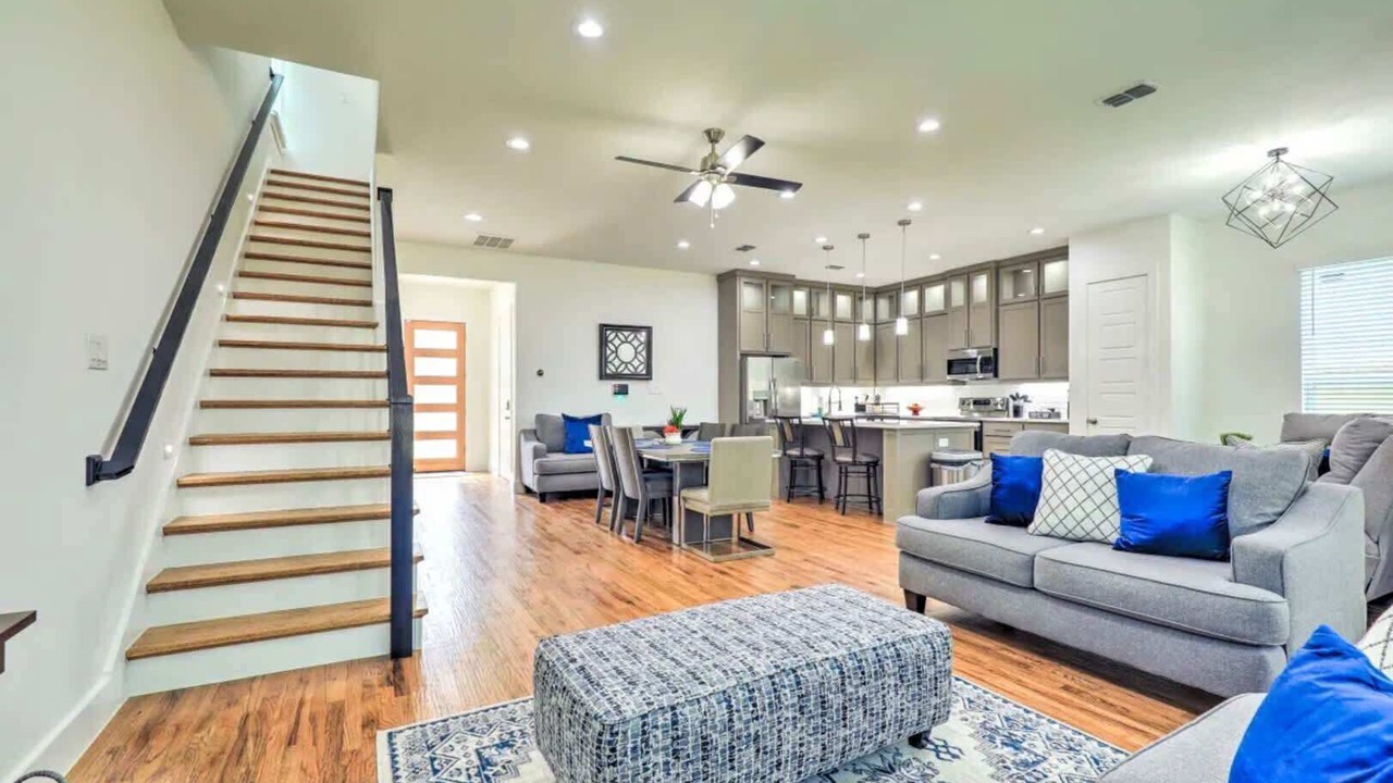Photo of Livingroom in West Dallas