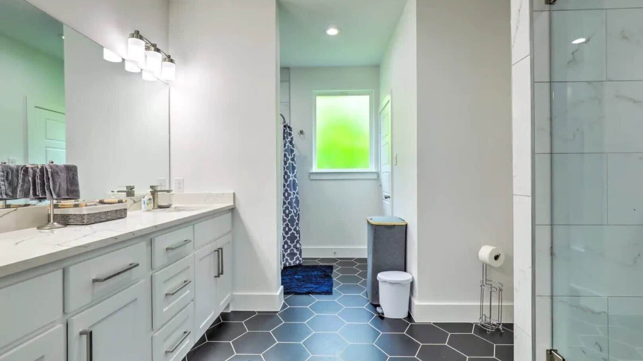 Photo of Bathroom in West Dallas