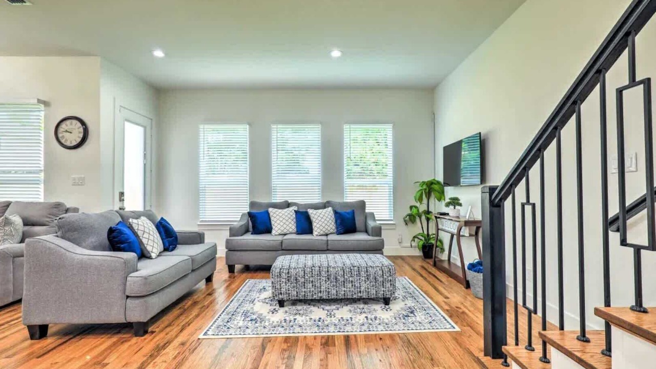 Photo of Livingroom in West Dallas