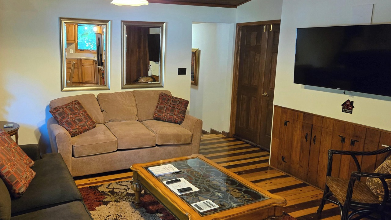 Photo of Livingroom in Piney Flats