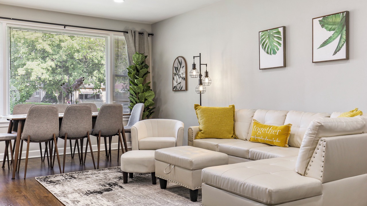 Photo of Livingroom in Skokie