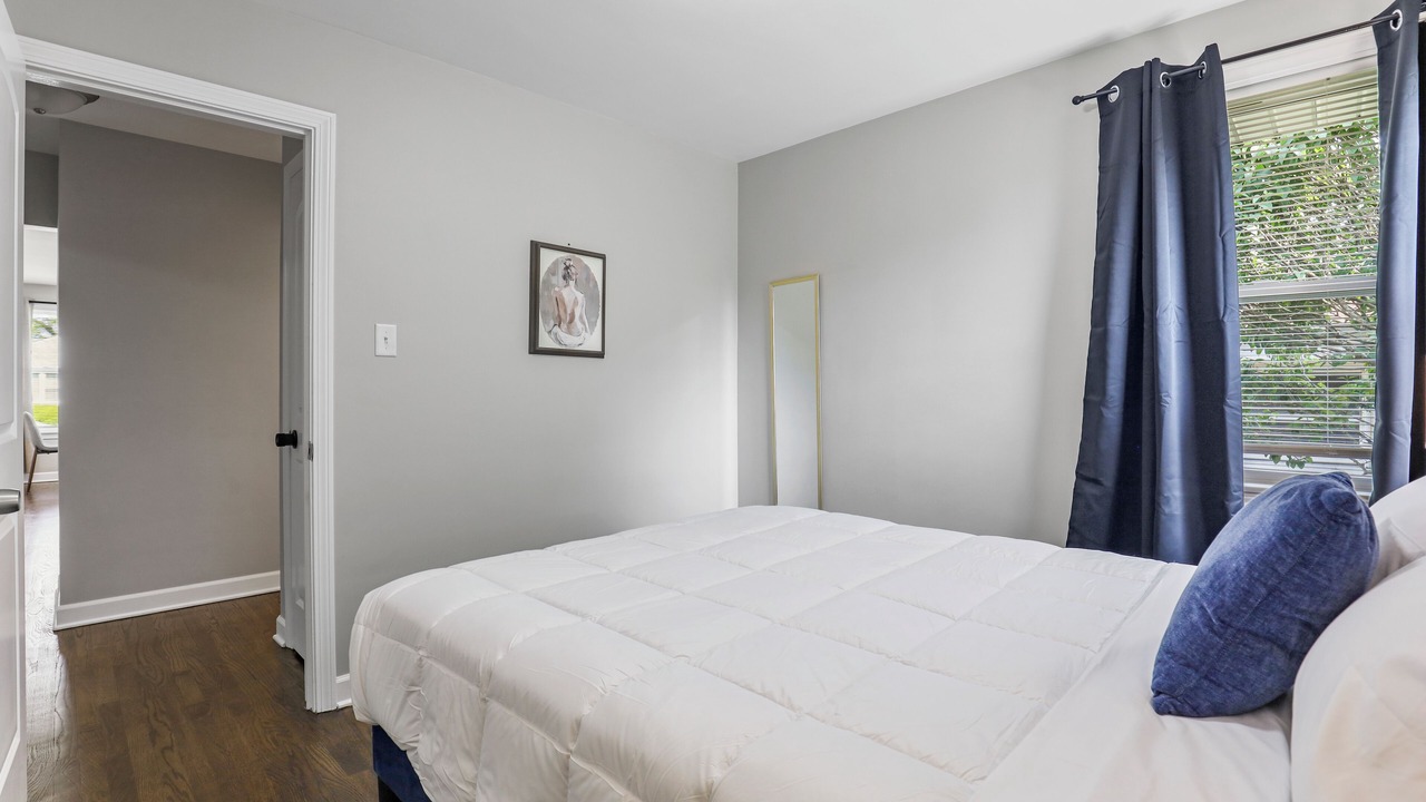 Photo of Bedroom in Skokie
